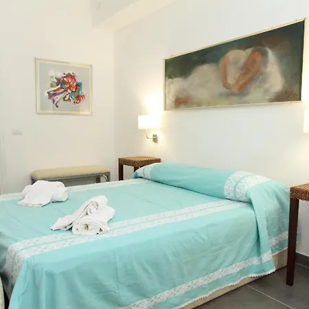 Fuer 10 Personen In Cefalu, Sizilien Nordkueste Von Sizilien *